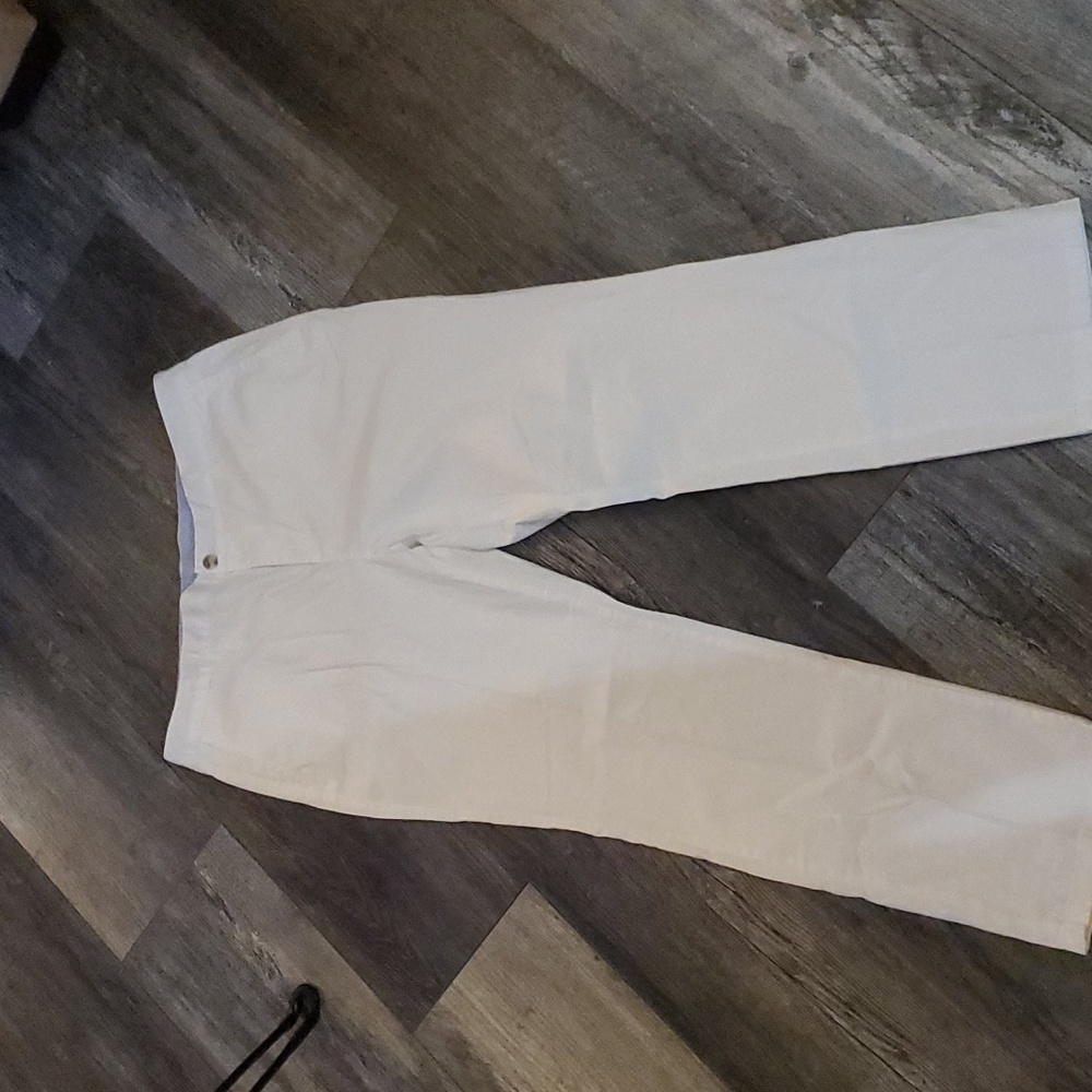 L.L. Bean favorite fit white pants